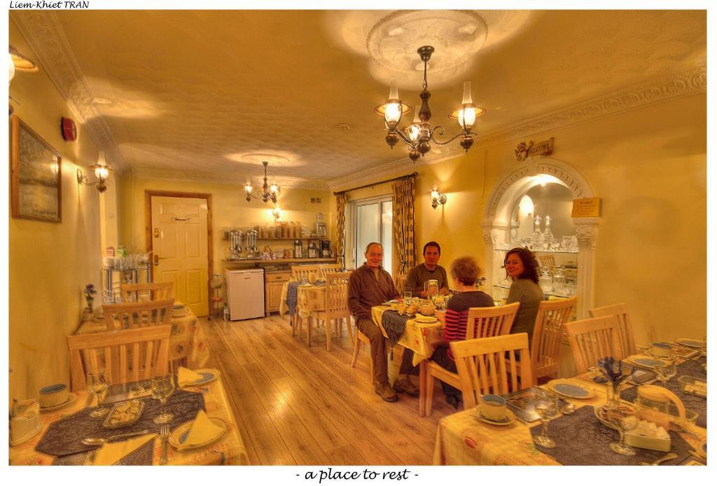 Teach Na Coiribe B&B Castlegar エクステリア 写真