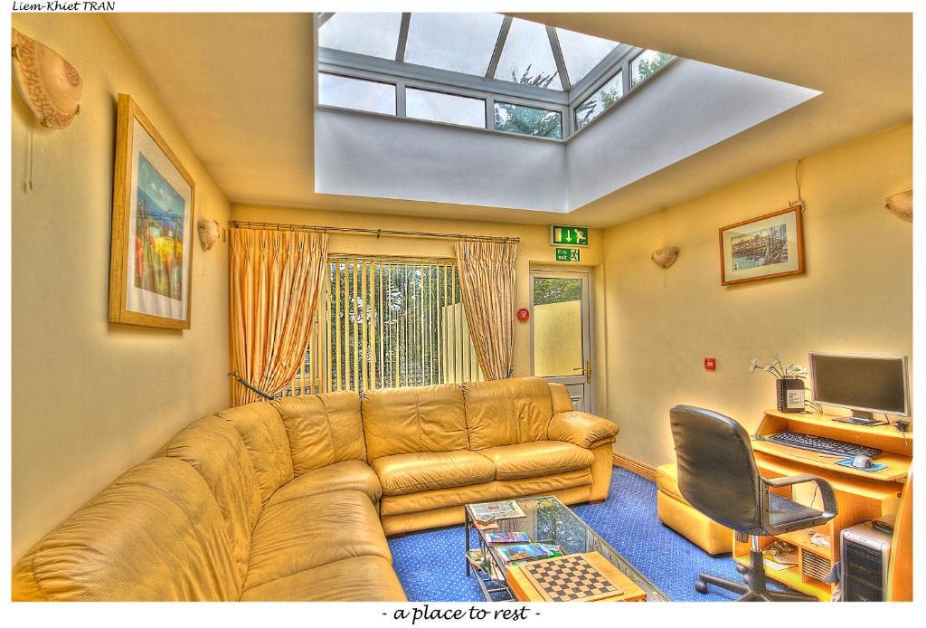 Teach Na Coiribe B&B Castlegar エクステリア 写真