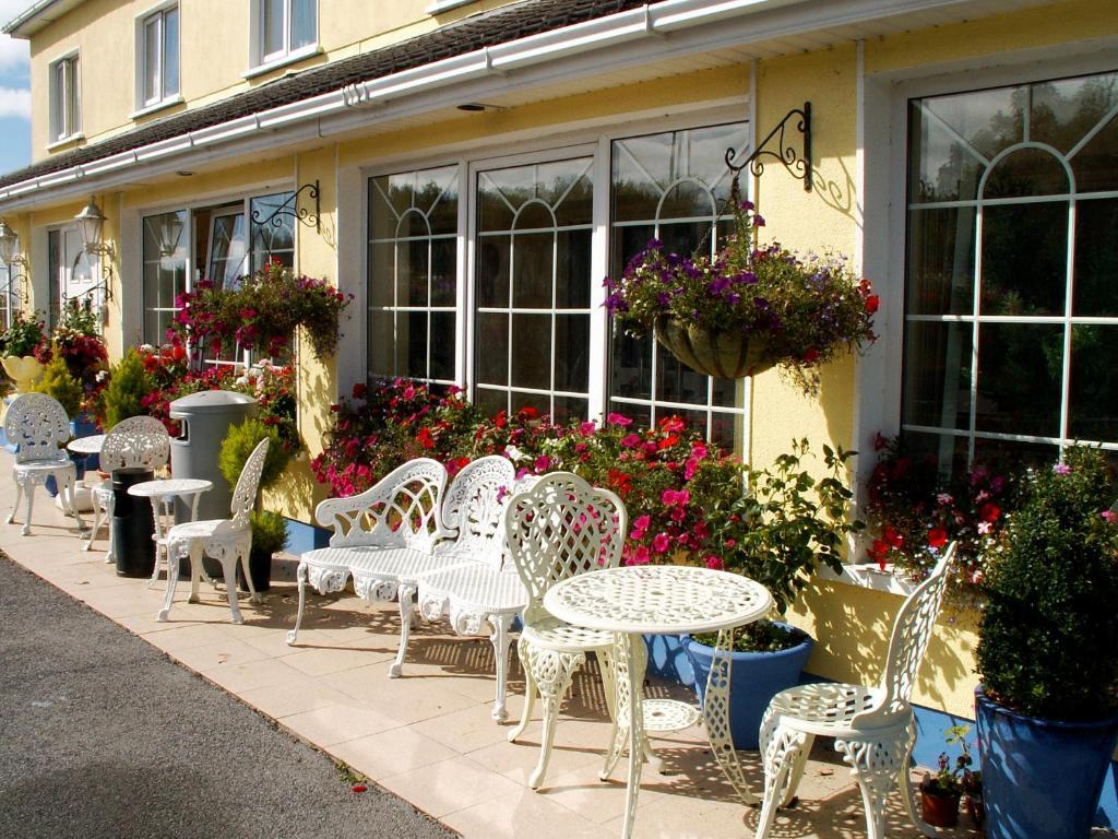 Teach Na Coiribe B&B Castlegar エクステリア 写真