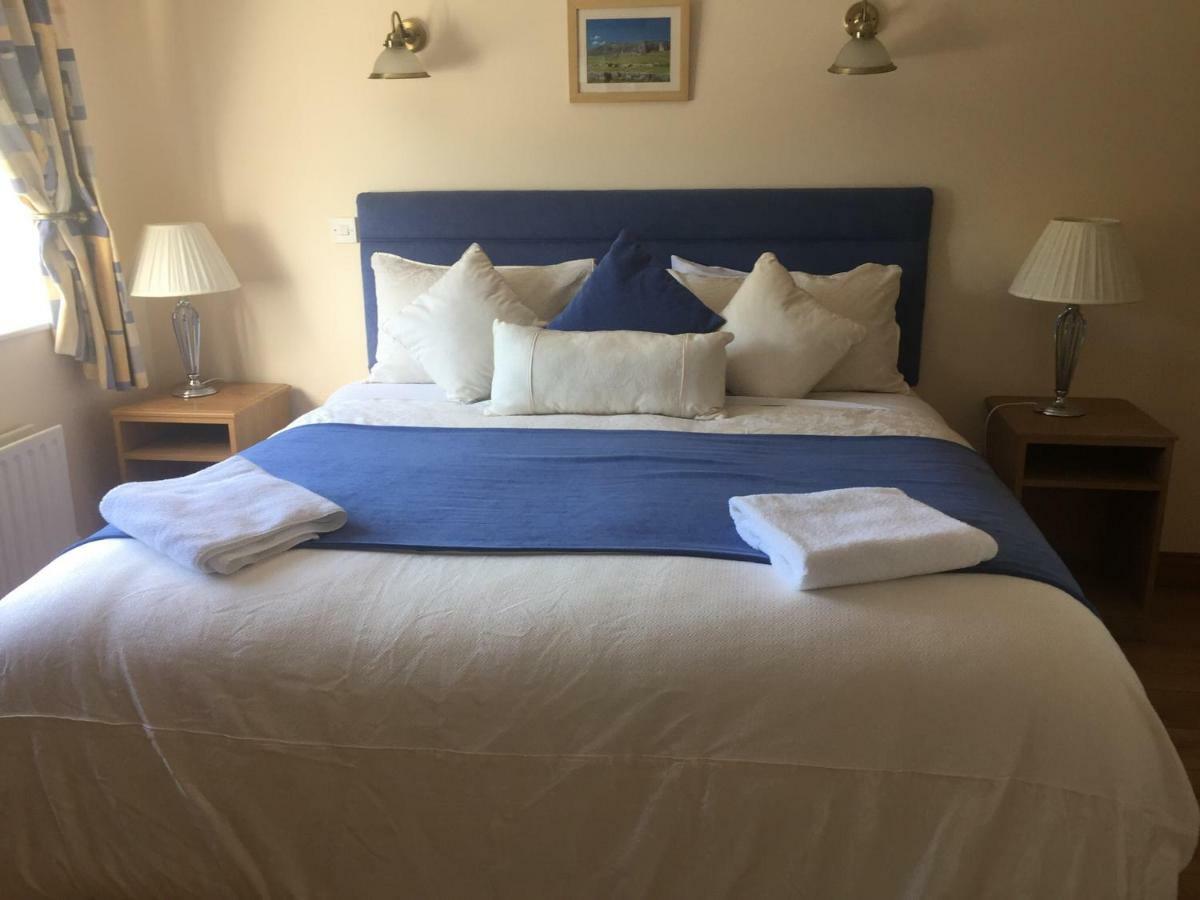 Teach Na Coiribe B&B Castlegar エクステリア 写真