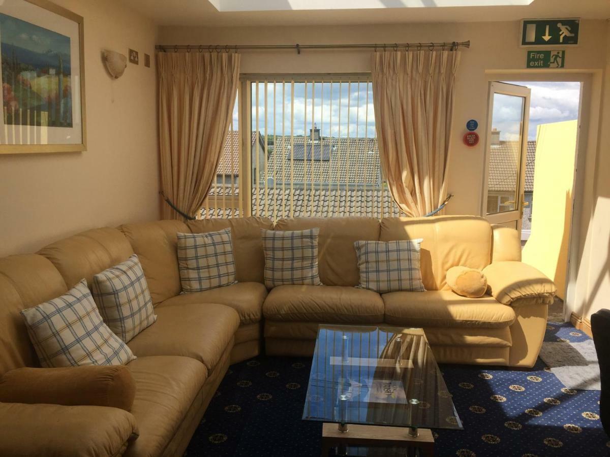 Teach Na Coiribe B&B Castlegar エクステリア 写真